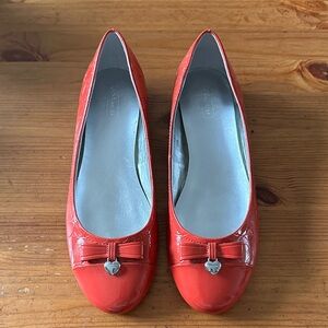 Coach Women's Glossy orange/red Flats